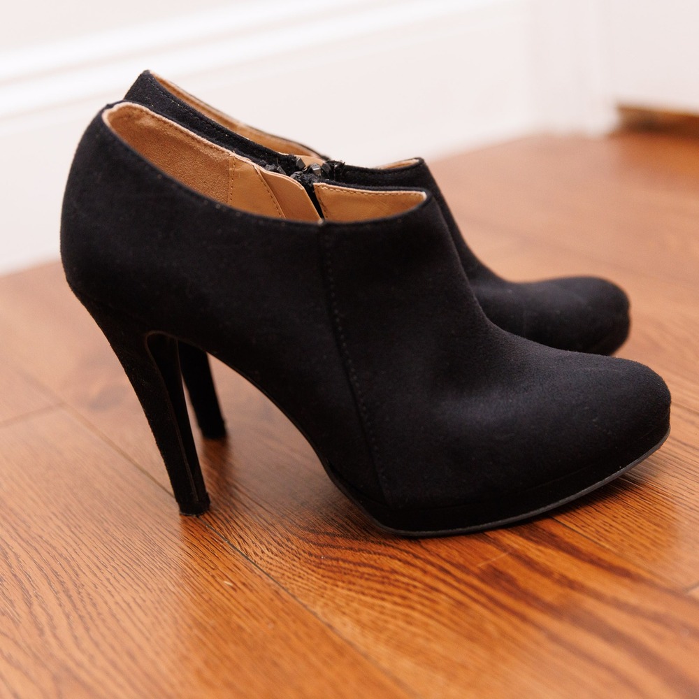 Merona Womens Black Faux Suede High Heel Ankle Booties Shooties Size 8 - Picture 3 of 6